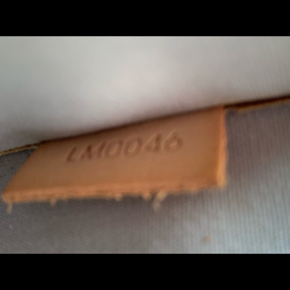 ******SOLD****AUTHENTIC LV Monogram Vernis Roxbury - Picture 9 of 12